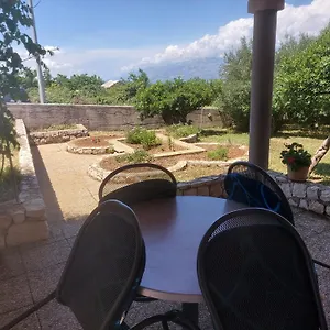 https://apartman-jovici.hotelinzadar.com